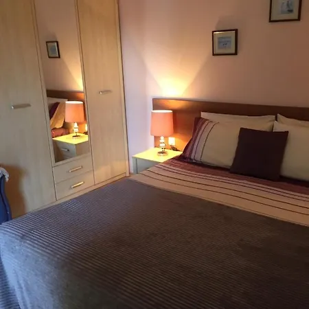 Appartement Siana 1 *